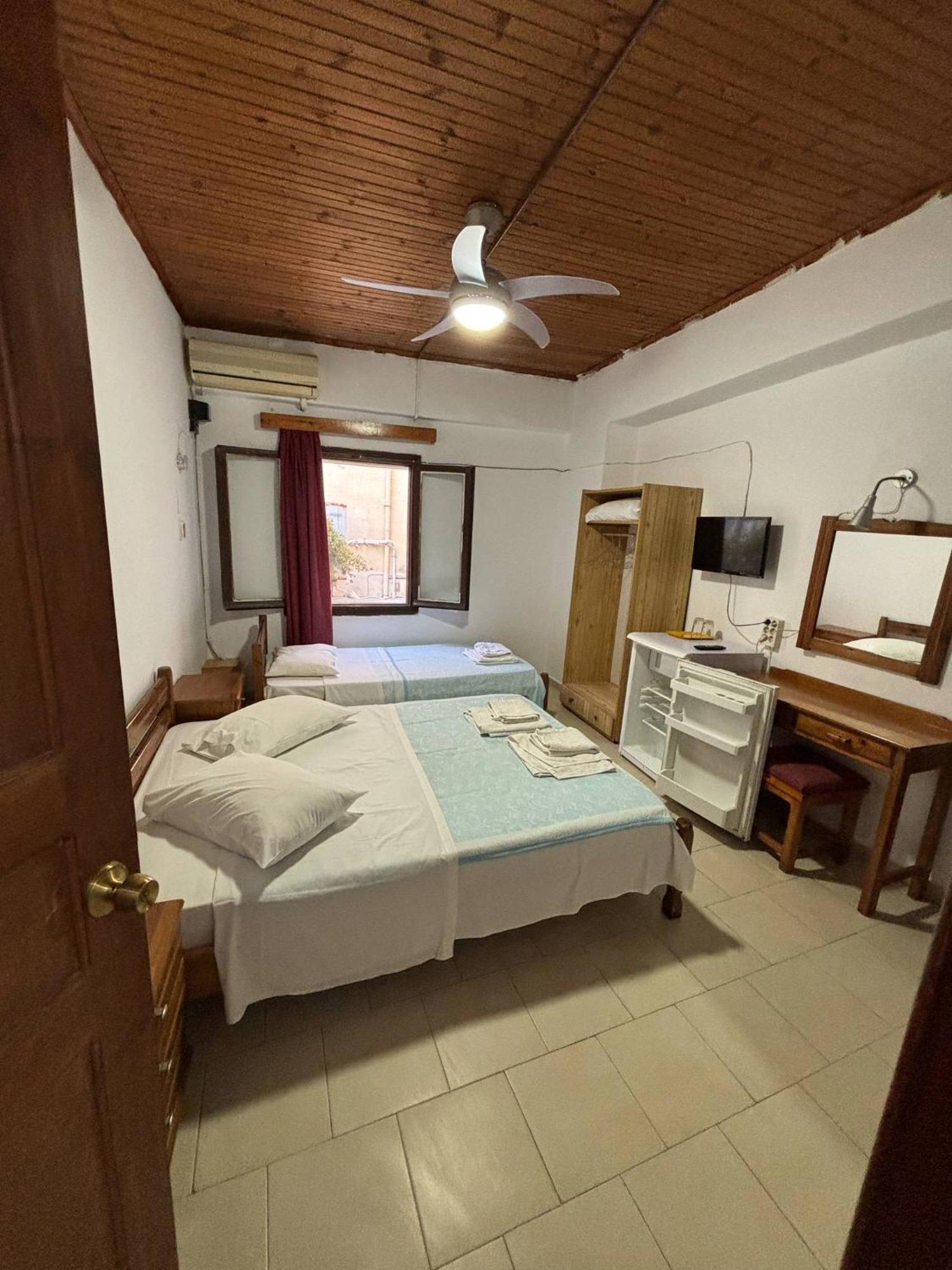 Stelios Rooms To Rent La Canea Exterior foto